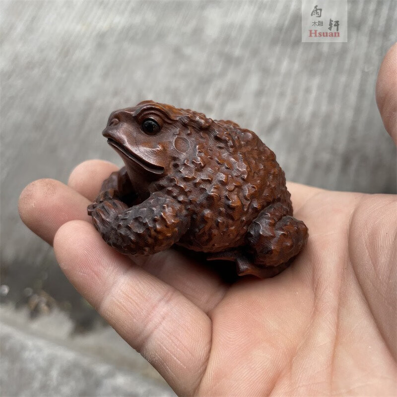 金蟾木雕手把件崖柏黄杨木手工精雕金蟾抱球手把件 实木雕刻蟾蜍小