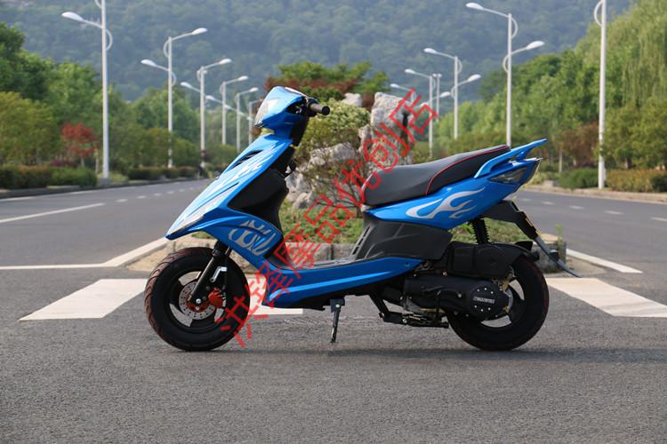 定制五羊款式全新爆改白幽灵鬼火125cc摩托整车国四电喷150踏板燃油可