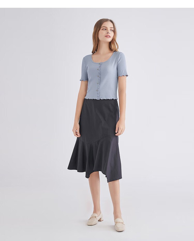 三福2021夏季女短款版型短t恤时尚木耳边设计上衣女440105 黑色 170