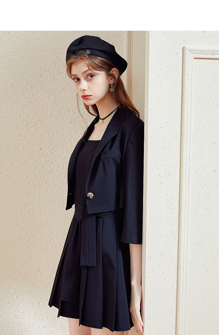 套装裙两件套女港风复古炸街减龄套装kbne2021秋装小西装 吊带裙