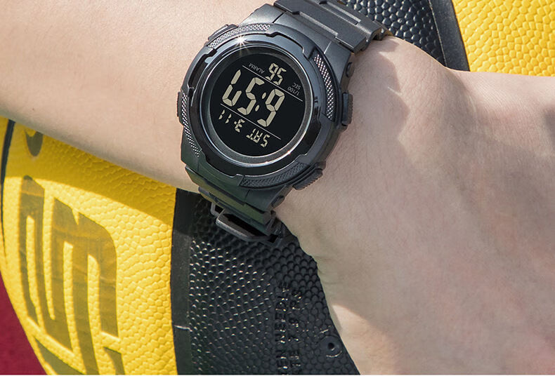 手表男中学生青少年多功能运动防水韩潮流数字式电子表男士 黑壳白机