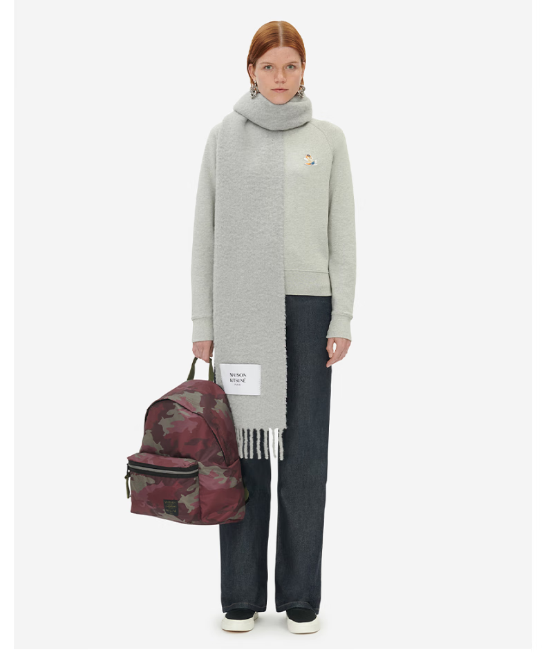 maison kitsune2022秋冬新品经典慵懒着装狐狸刺绣女士圆领卫衣 p596