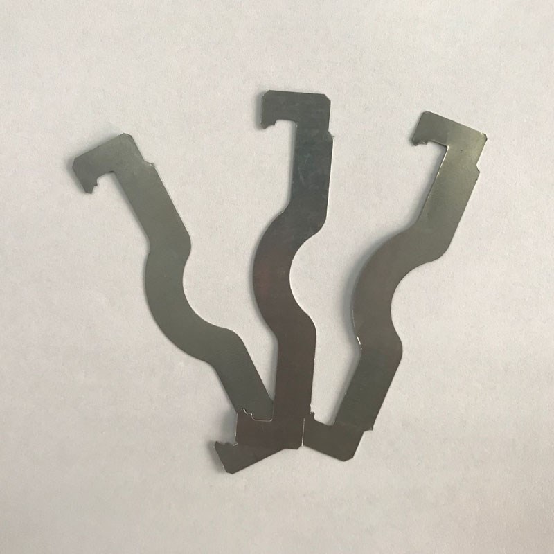 弹簧卡片蝴蝶卡铁皮卡kbg镀锌管卡丝杆吊筋管卡箍20-50弹簧卡片 40mm