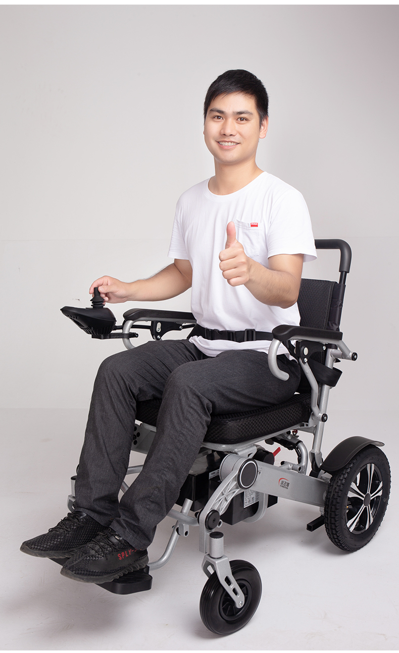 男主下肢瘫痪轮椅残疾图片