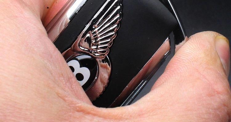 适用于汽车钥匙打火机玛莎拉蒂车仿真生日车型挂饰抖音挂件扣点烟器