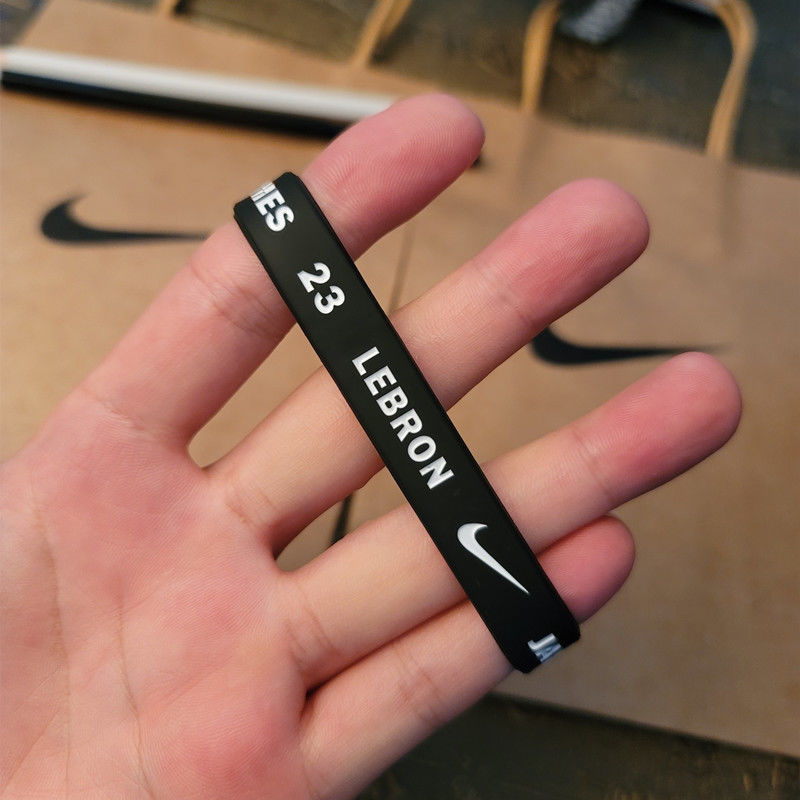 篮球星詹姆斯湖人队科比硅胶运动手环潮男女学生个性手链腕带24号科比