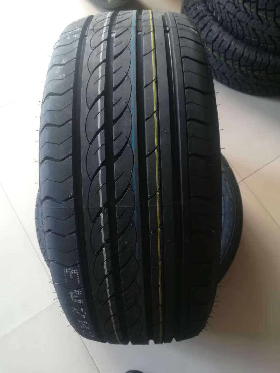 19寸乐路驰轮胎225 235 245 255 265 275/3035 40 4555zr20 275/30r20