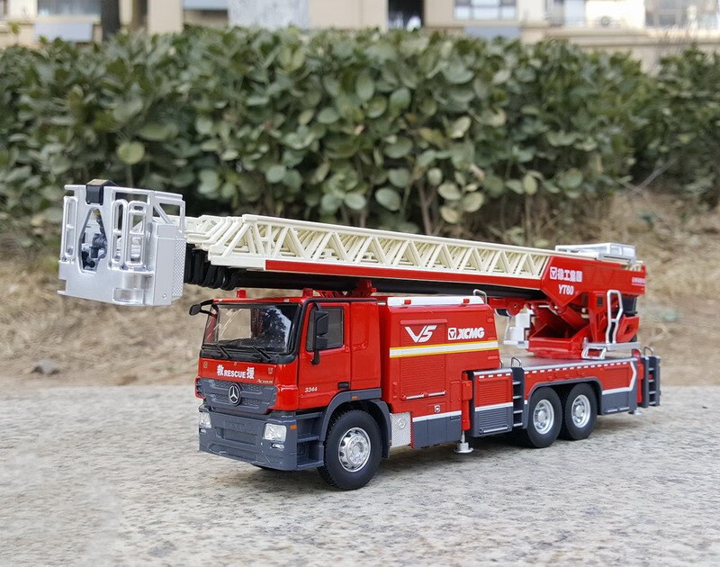 仿真收藏级消防车模型原厂徐工pm180泡沫主战消防车高喷城市消防车1