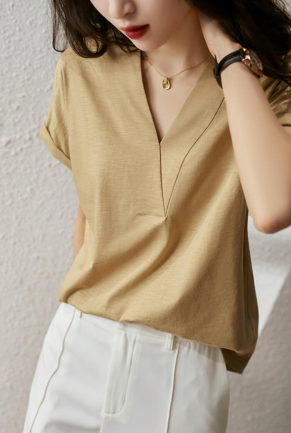 2021新款夏装设计感小众v领通勤短袖简约气质上衣t恤hh1178 卡其色 l