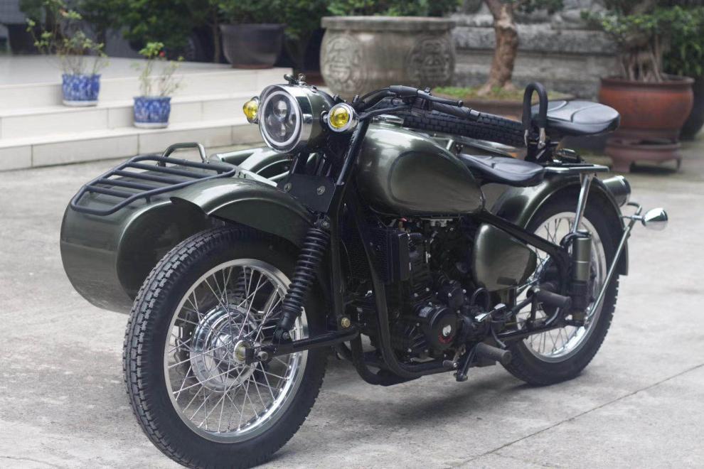 边三轮摩托车海盗300水冷电喷轴传动偏三轮长江750款可上牌 黑色水冷