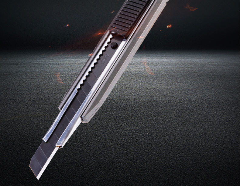 新品 得力办公美工刀黑刃锌合金小号金属刀片多功能伸