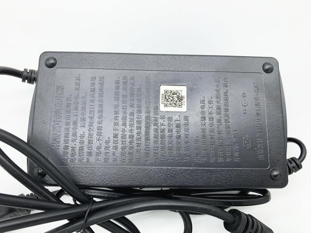 雅迪电动车充电器铅酸电池48v60v72v充电器圆孔充电器三孔充电636款