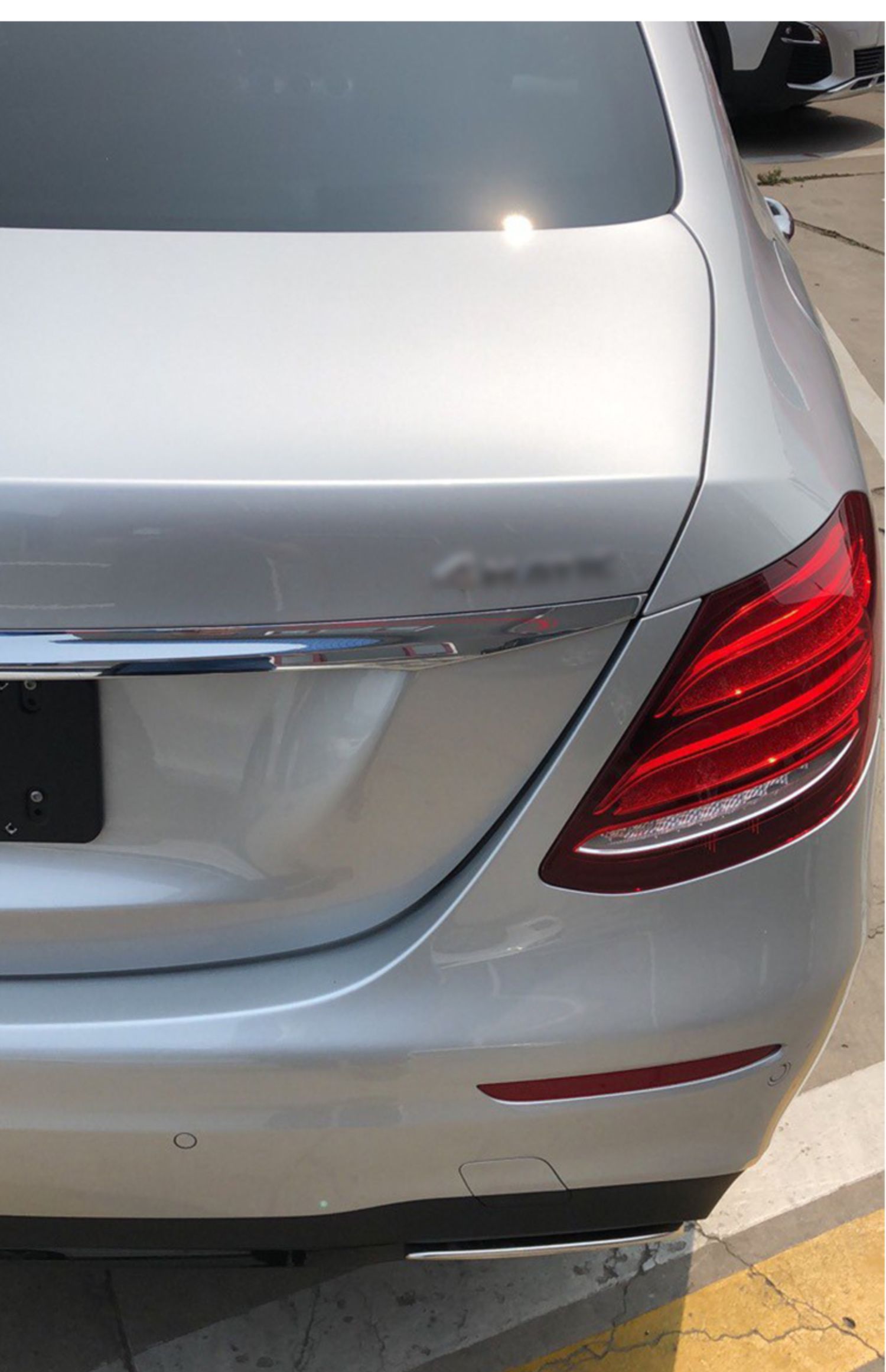 路透社 奔驰适用e260l后尾灯e300l尾灯e320l刹车灯e200l倒车灯w213后