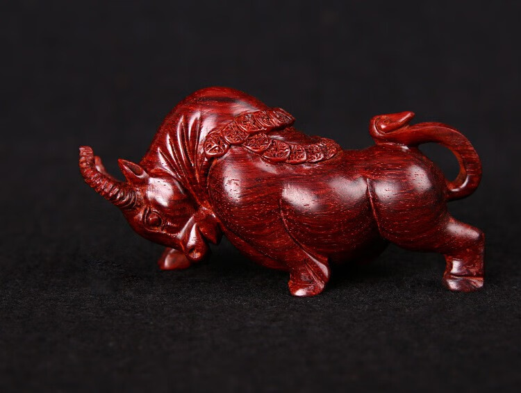 正宗印度小叶紫檀老山檀香牛手把件木雕牛气冲天工艺品把玩小摆件