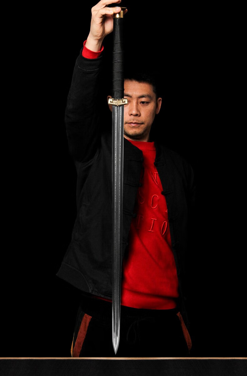 手工花纹钢八面汉剑花纹钢瓦楞长剑龙泉市禾字号宝剑查长伟大师监制