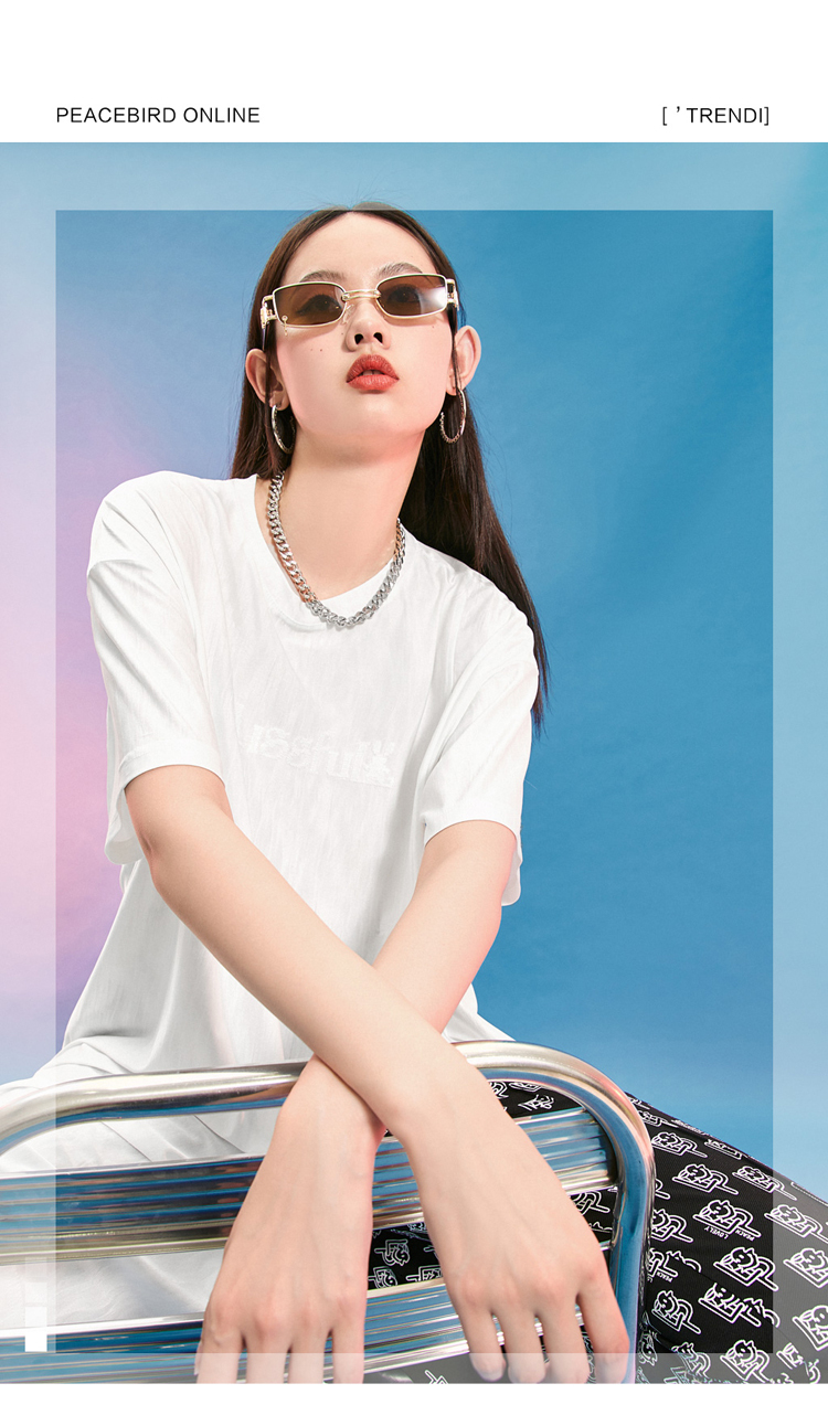 太平鸟开叉短袖t恤女2021夏新款黑白色中长款宽松大码设计感上衣 白色