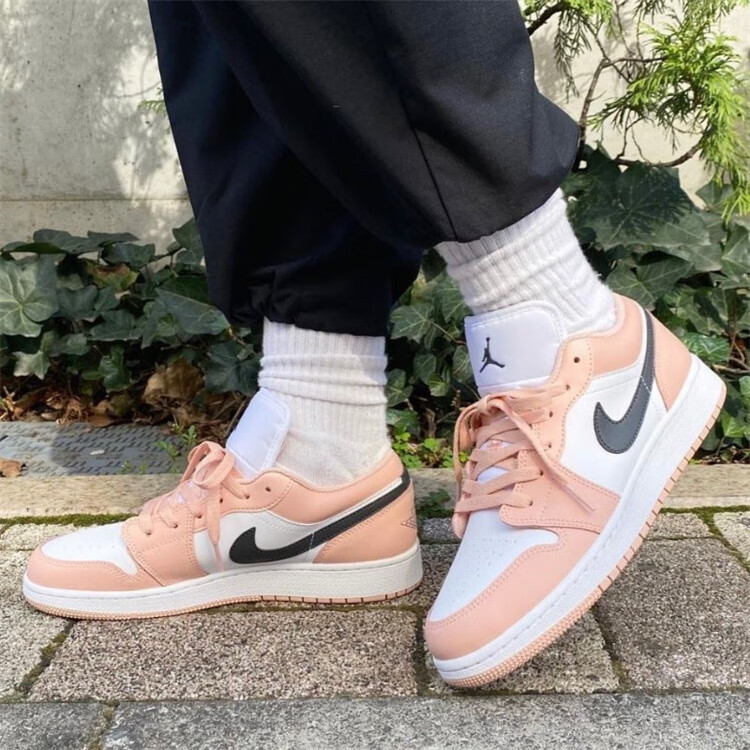 nikeairjordan1lowaj1樱花粉女子低帮休闲篮球鞋