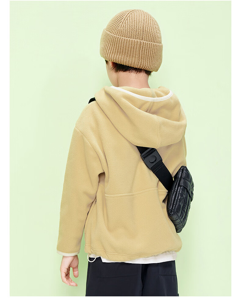 moco童装22冬装新款男女童摇粒绒保暖长袖卫衣kbb4top006 浅卡其色