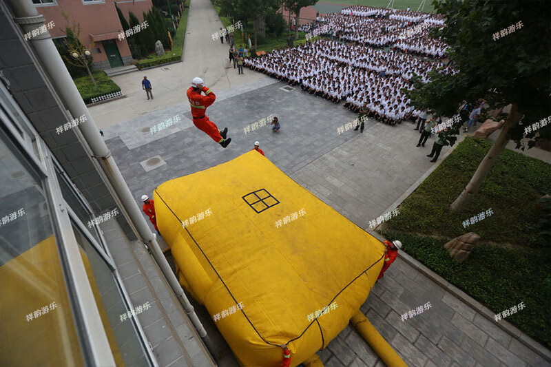 消防气垫高楼防护充气垫子高空消防救生救援安全气垫消防逃生气垫金色