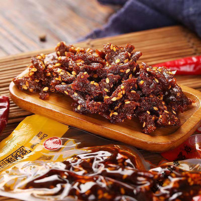 穗之杰 素老妈牛肉干香辣味辣条麻辣制品网红素牛肉粒休闲零食批发