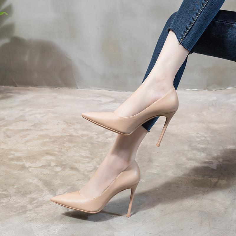 裸色高跟鞋春秋新款网红气质漆皮尖头设计感小众细跟单鞋女裸粉色漆皮
