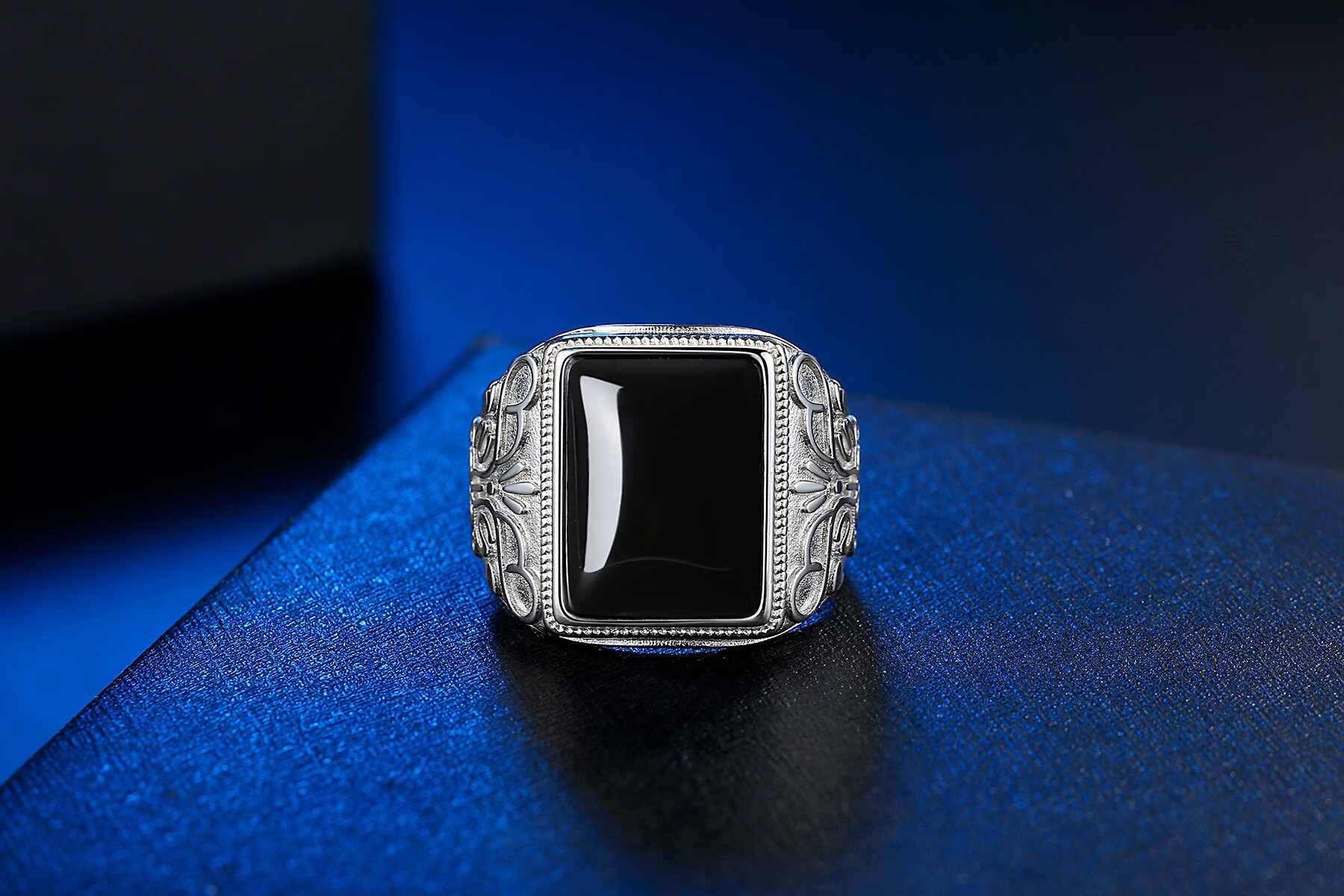 s925银镶嵌绿宝石马鞍翡翠色和田碧玉髓开口男士玉石玛瑙戒指环男戒04