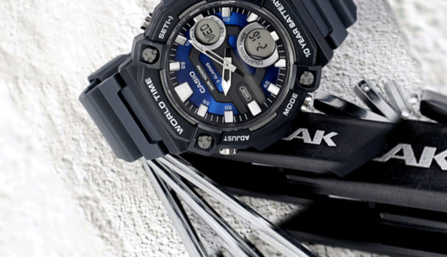 卡西欧(casio)手表男学生aeq110防水运动黑金黑武士男士电子手表 aq-s