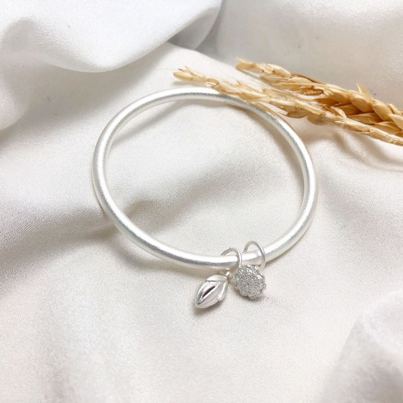 老凤祥款式520礼物送女友两世欢999纯银手镯女年轻款磨砂莲蓬古法传承