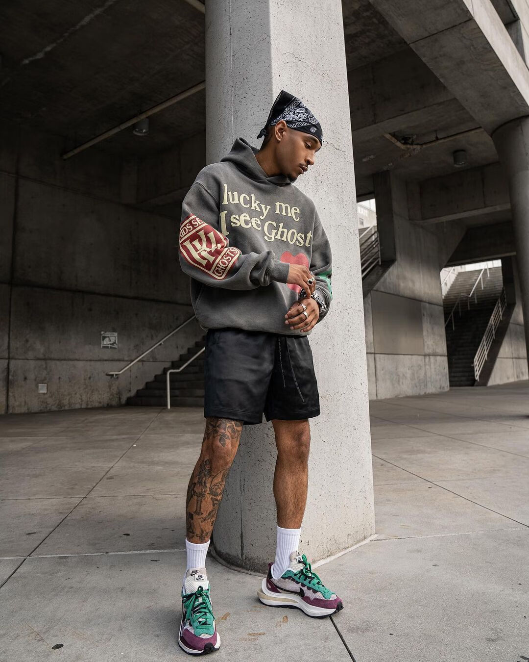 kanye侃爷lucky me isee ghosts发泡字母卫衣高街休闲宽松连帽衫 深黑