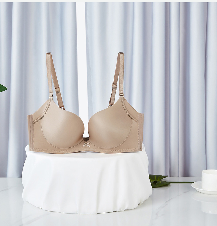 安莉芳上薄下厚光面聚拢文胸女士舒适无钢圈内衣ebw0068酒红色bgy80a