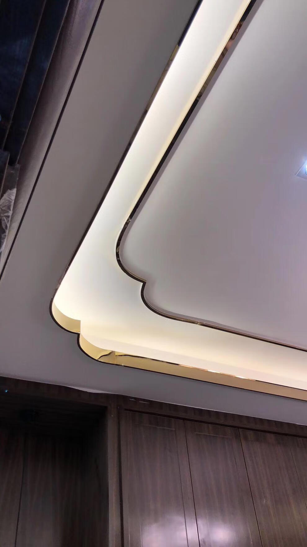 墙布平面压边条不锈钢线条平板装饰线条玫瑰金背景墙吊顶包边条收边条