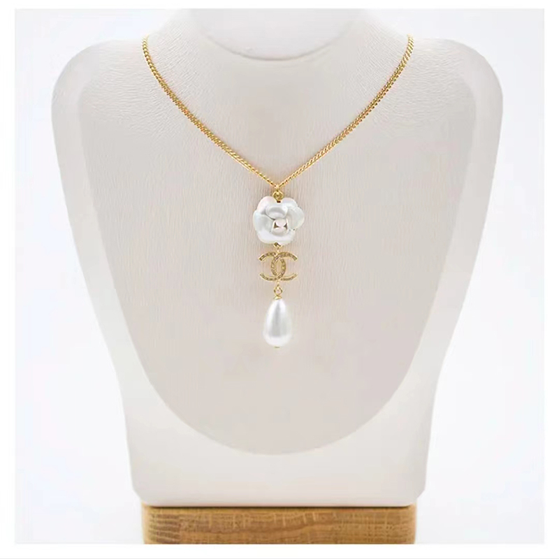 中检正品香奈儿花朵型双c镶钻仿珍珠吊坠项链