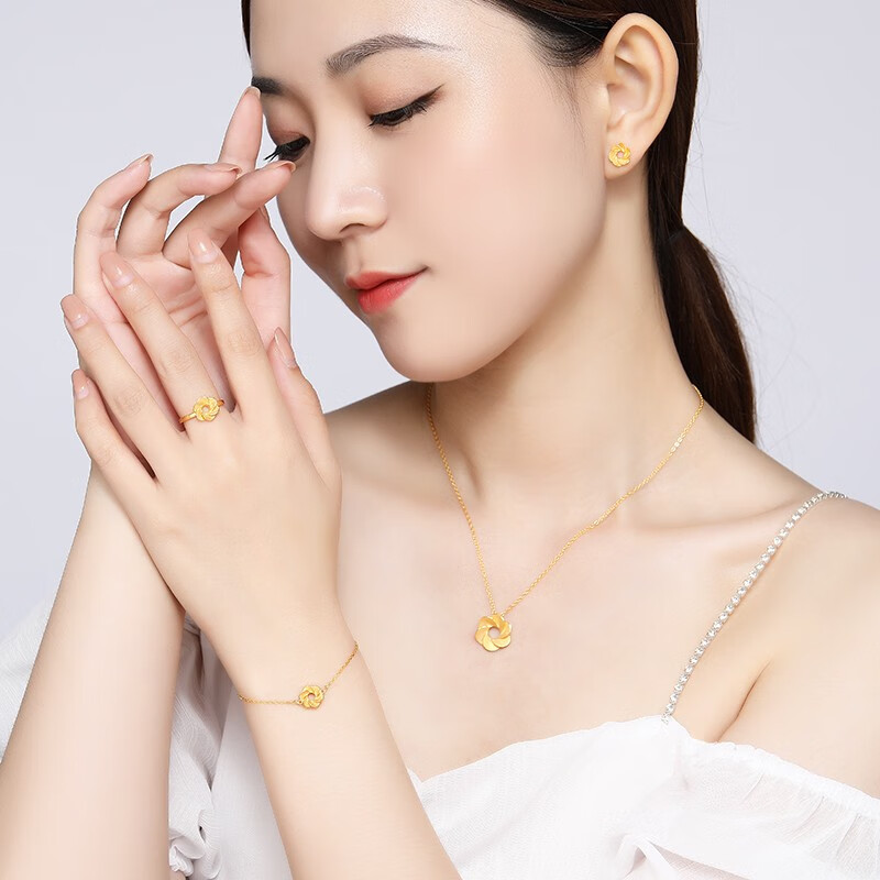 520礼物潮宏基环绕黄金项链足金花朵套链女结婚套装礼物