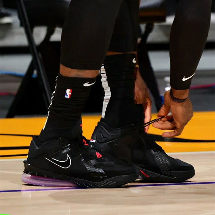耐克nikelebron18low詹姆斯18代黑白橙鸳鸯篮球鞋cv7564100cv7564001