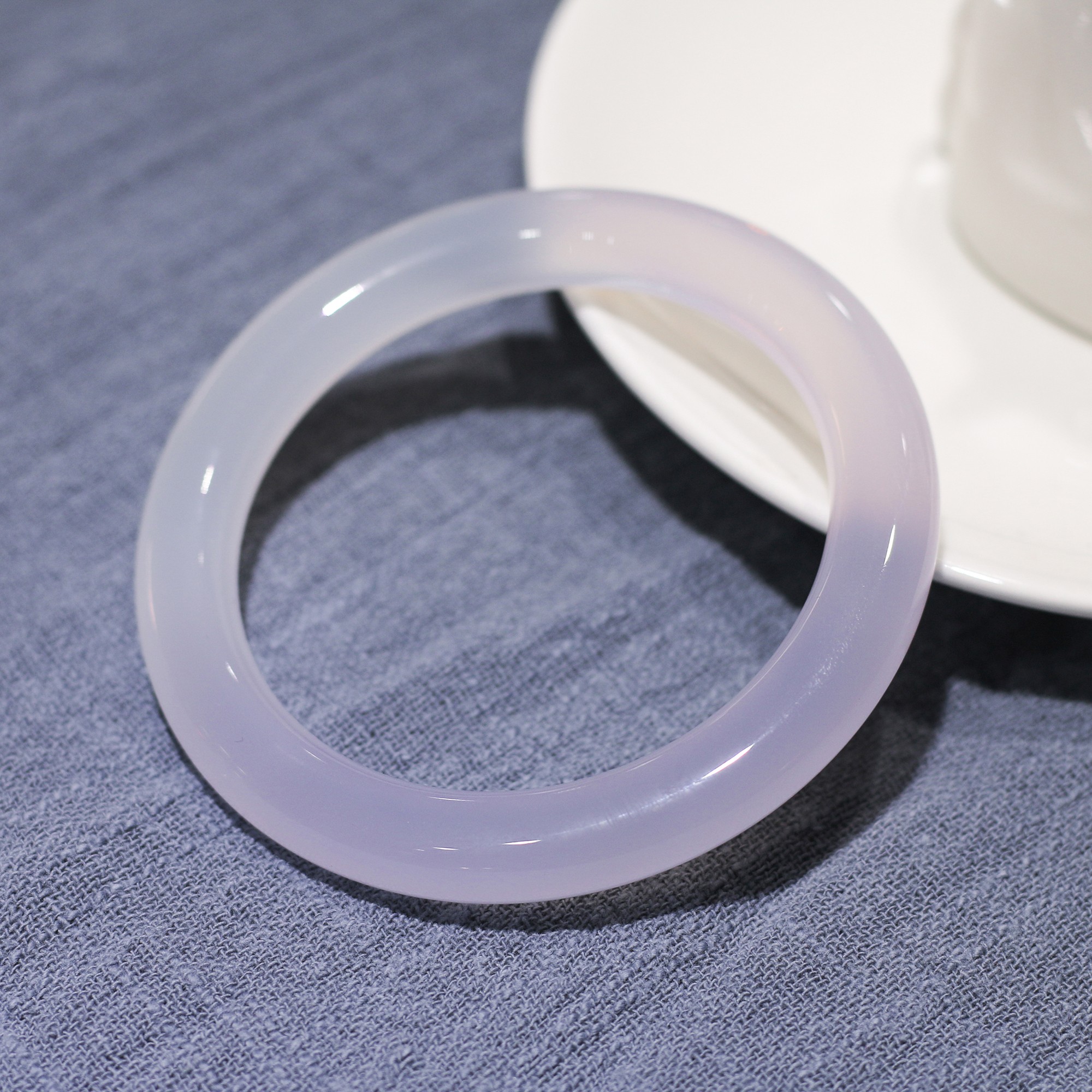 顶盈天然紫罗兰玉髓手镯薰衣草紫玛瑙镯子冰种淡紫玉镯