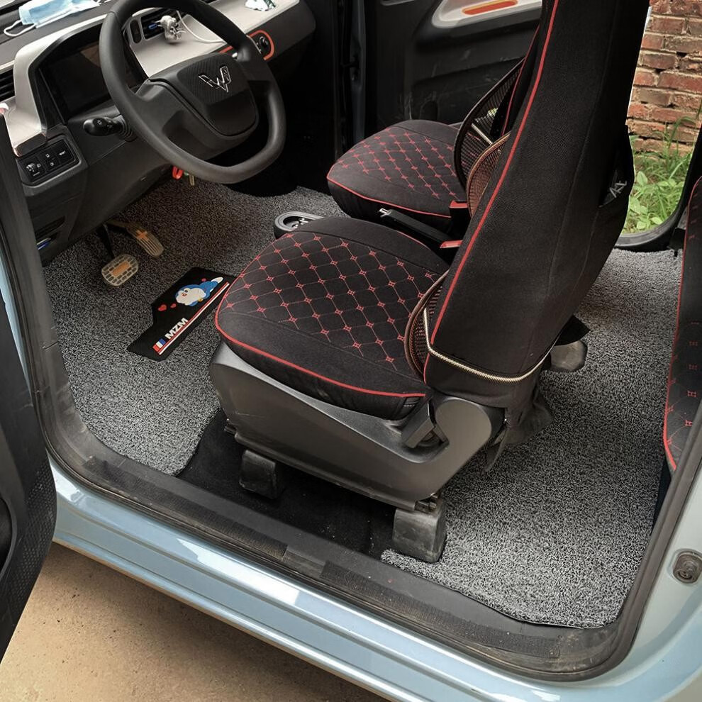 五菱宏光mini脚垫迷你ev卡通可爱电动车定制丝圈汽车垫子女马卡龙紫黑