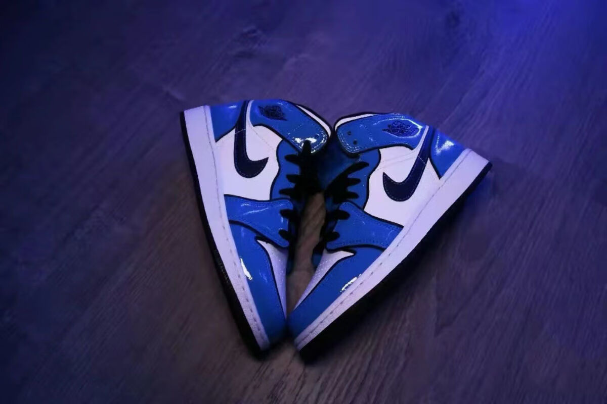 公司级高品质air乔midaj二次元小闪电黑白蓝男女篮球鞋二次元小闪电