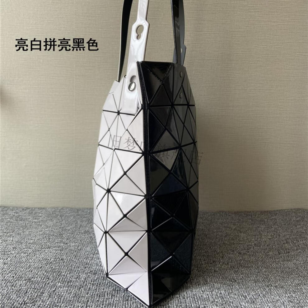 日本公文包 2022菱形镭射包几何单肩菱格包日本大容量电脑包六格手提