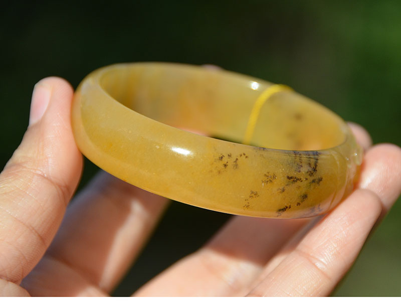 新疆阿勒泰天然金丝玉/鸡油黄/草花玉/宝石光/山水/手镯子/60/61