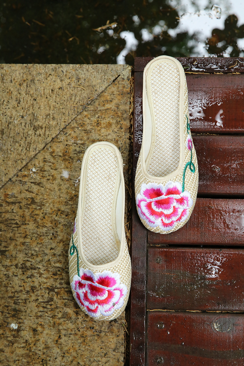 娟的绢夏季新款牛筋底民族风绣花拖鞋亚麻软底坡跟刺绣居家凉拖鞋女yr