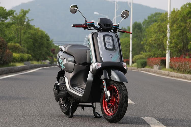 全新e酷电动车电瓶车摩托车72v成人男女双人踏板大型外卖96v电摩尊贵