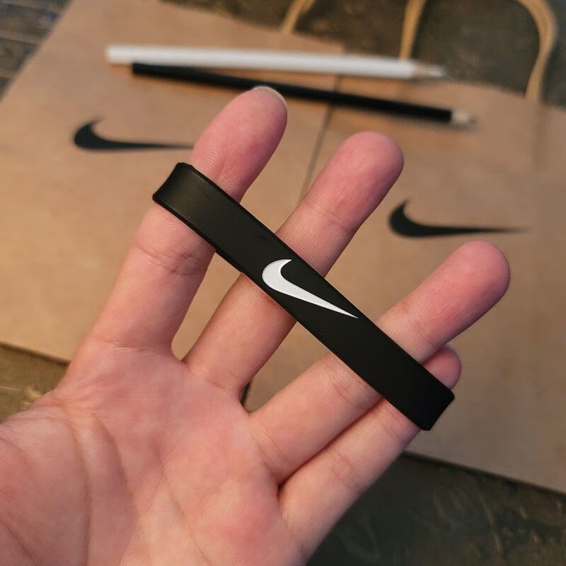 蓝球明星保罗乔治篮球手环快船队运动硅胶情侣学生腕带 乔治黑色一只