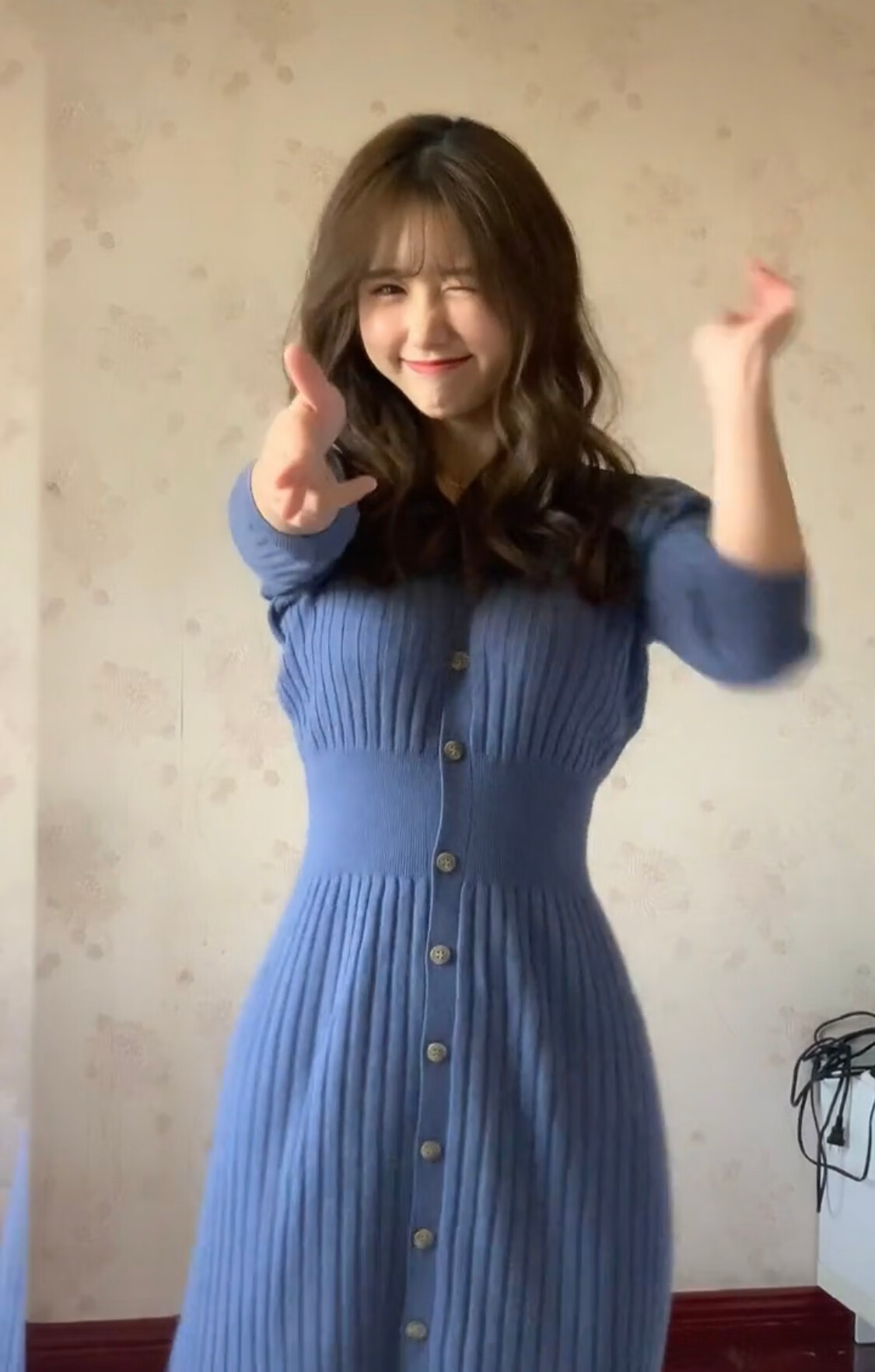 拉夏贝尔一栗粒小莎子同款简约战衣战袍裙子修身收腰冰丝针织连衣裙夏