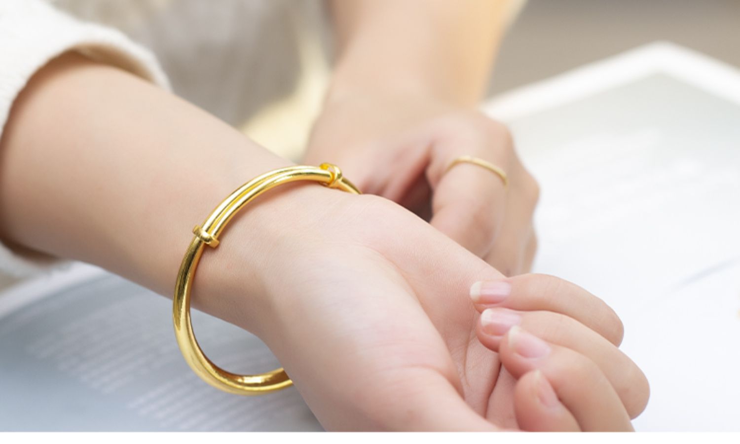 沁帝珠宝 黄金手镯女款 999.