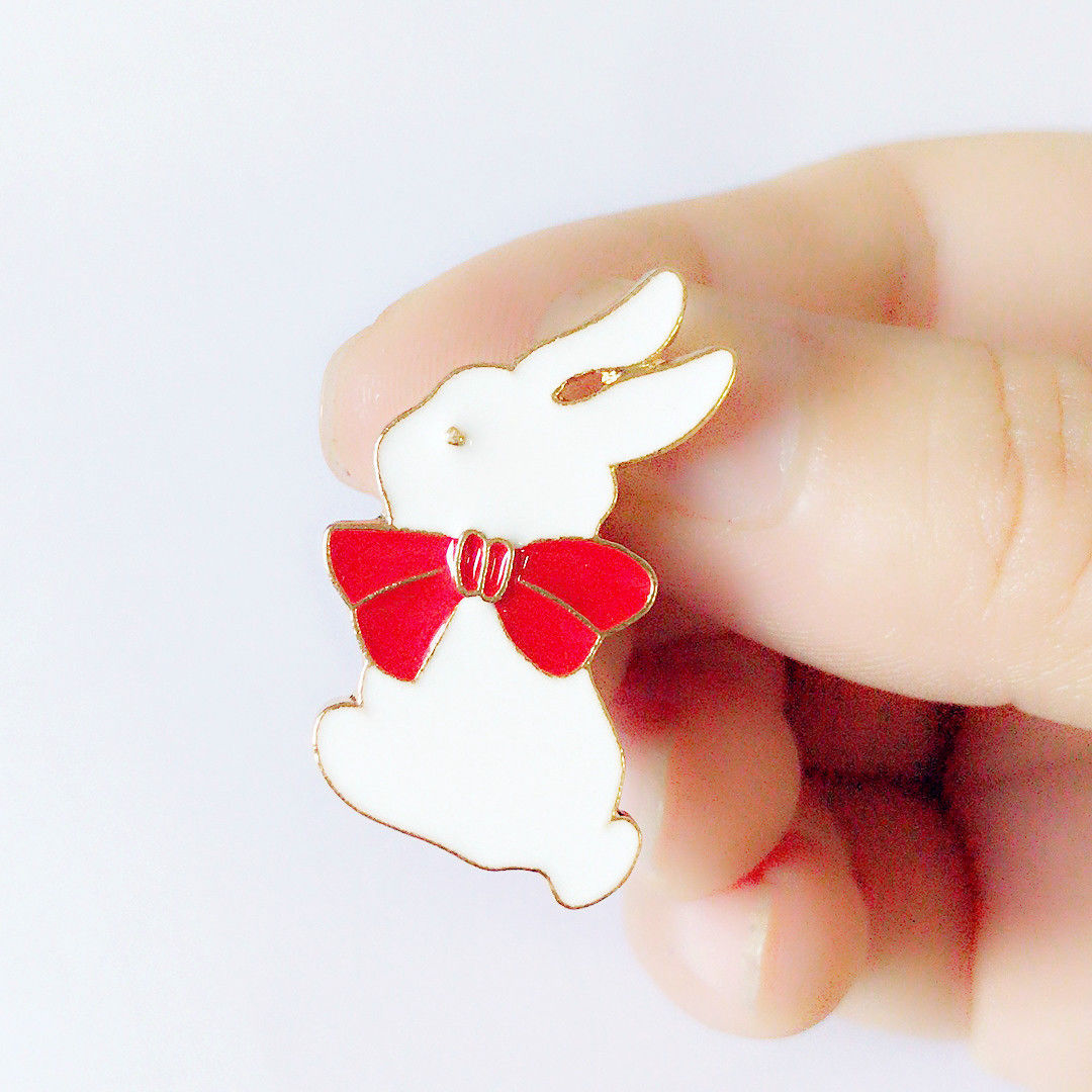 肖战同款胸针潮个性兔子女可爱日系防走光扣针徽章潮牌固定扣 胖小兔