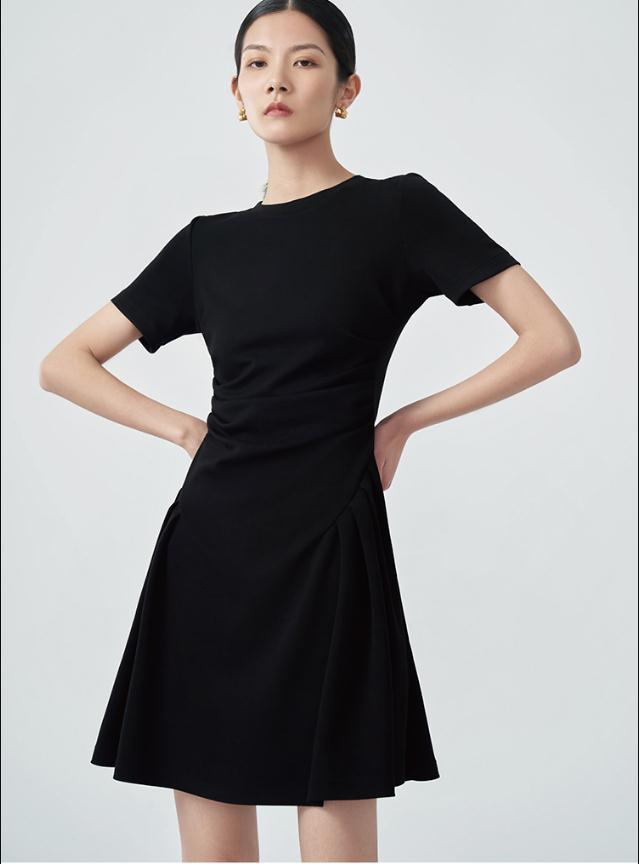 韩衫影 2021年夏季新简约设计感修身小黑裙新款黑色气质收腰褶皱