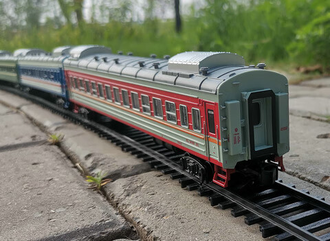 儿童小火车仿真小火车模型轨道儿童电动玩具中国yz25tg绿红蓝白皮客