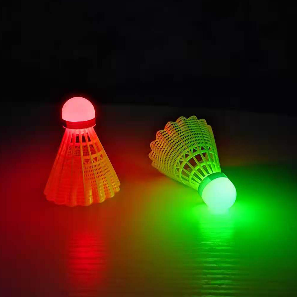 3只8只装发光羽毛球夜光羽毛球夜用闪光荧光带灯耐打发光羽毛球 塑料