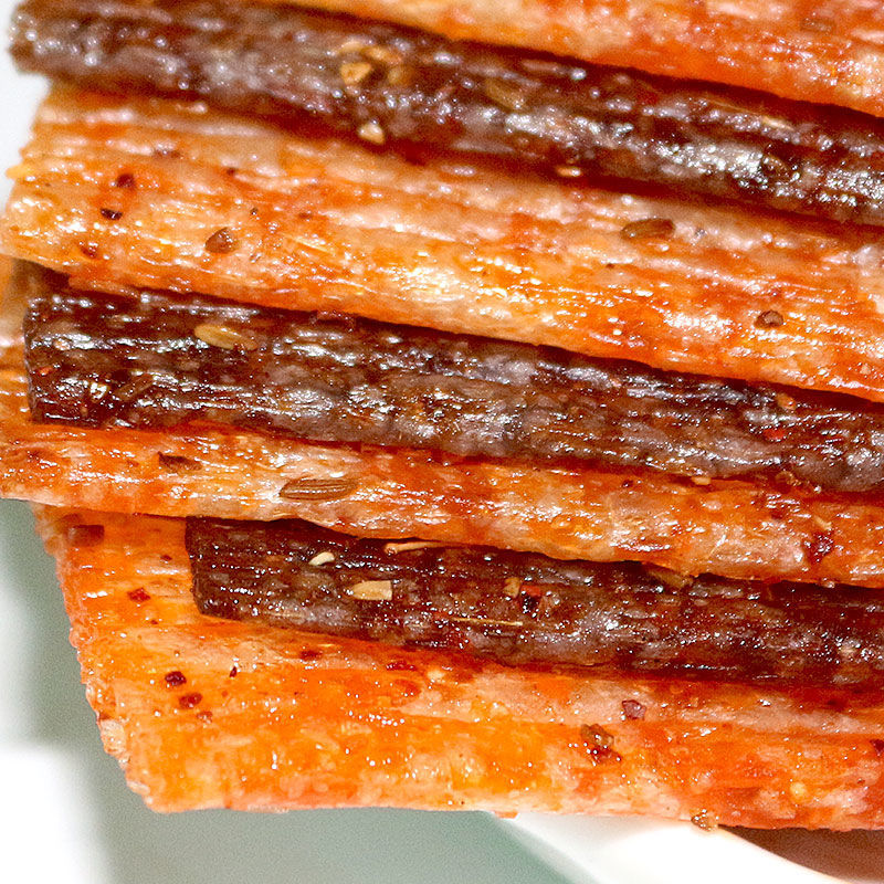 神雕侠侣辣条22g袋零食辣片怀旧批发麻辣网红小零食神雕侠侣10包