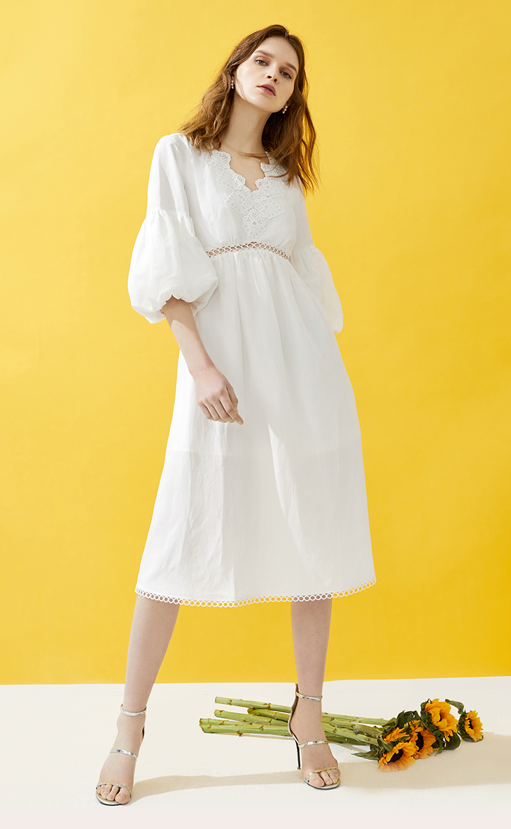 only2020夏季新款灯笼袖蕾丝花边v领连衣裙l120207509 a43 奶油白色